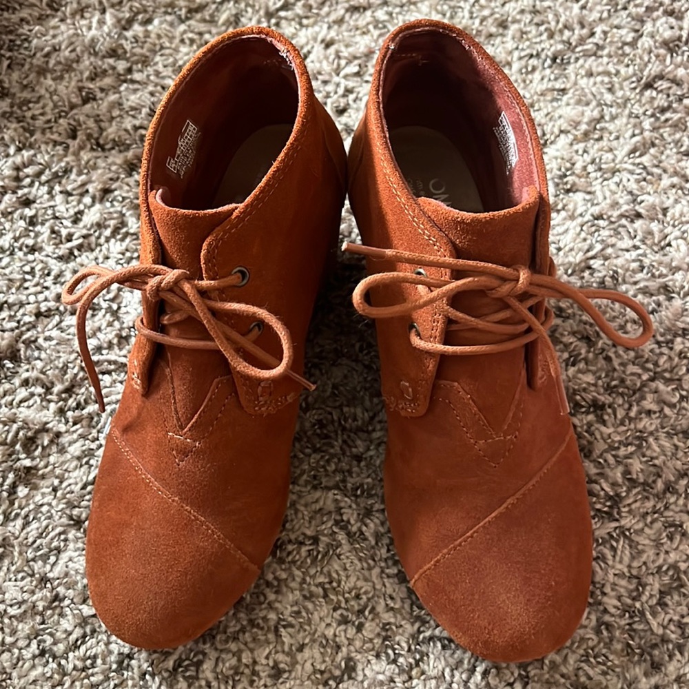 Tom’s Wedge Booties